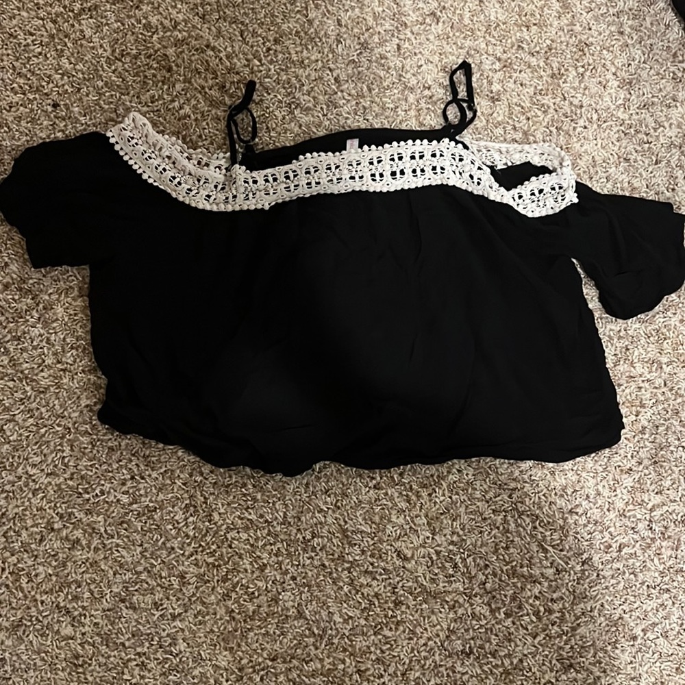 Xhilaration XL black and white off shoulder top